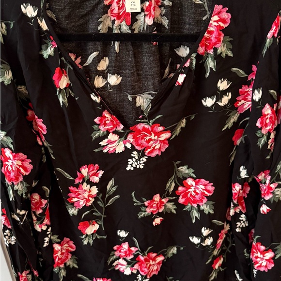 Women’s XXL Floral Blouse - Picture 2 of 5